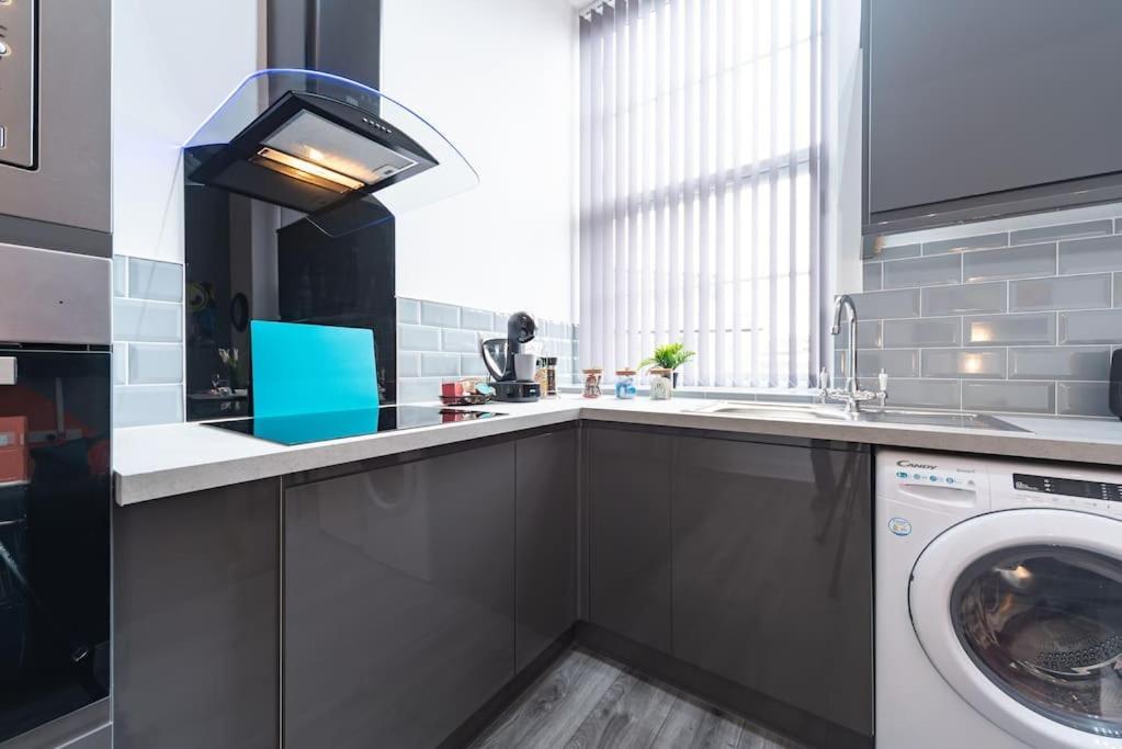 Jesouth Refreshing Condo Roomy Comfy Posh Kingston upon Hull Exterior foto